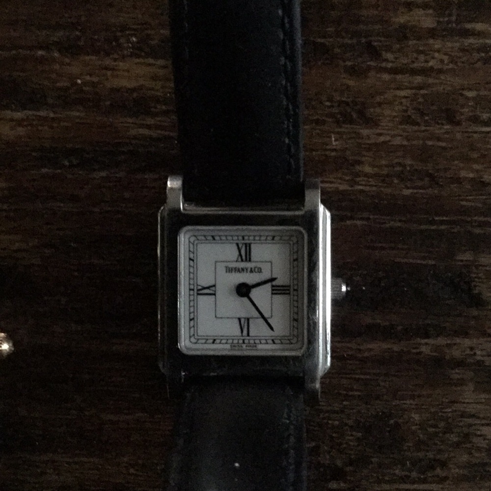 Bundle of 2 vintage watches, needing repair